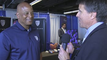 Football great Ronnie Lott giving some good advice at the 2015 Independent Show.