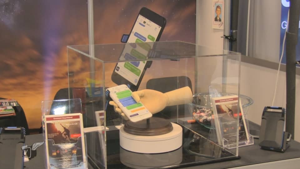 Satellite Texting Without a Subscription #CES2019